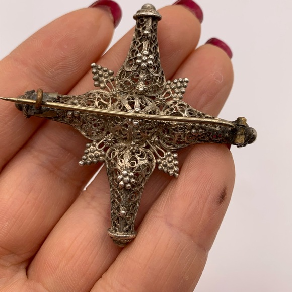 vintage filigree silver cross brooch - Picture 5 of 5